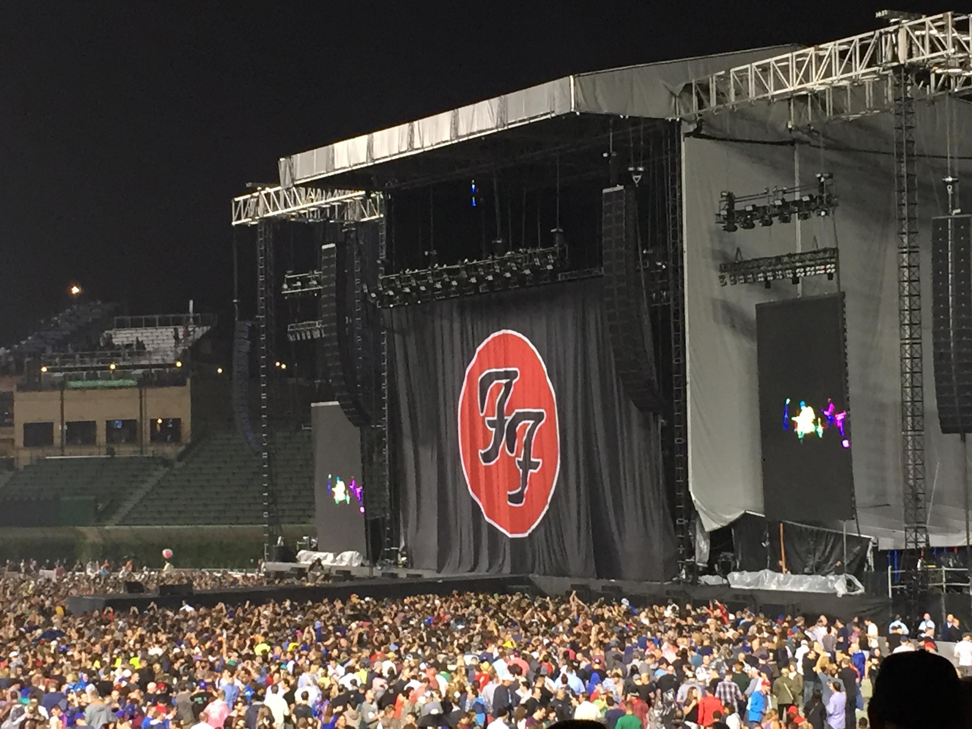 Foo Fighters at Wrigley Field — photo 4