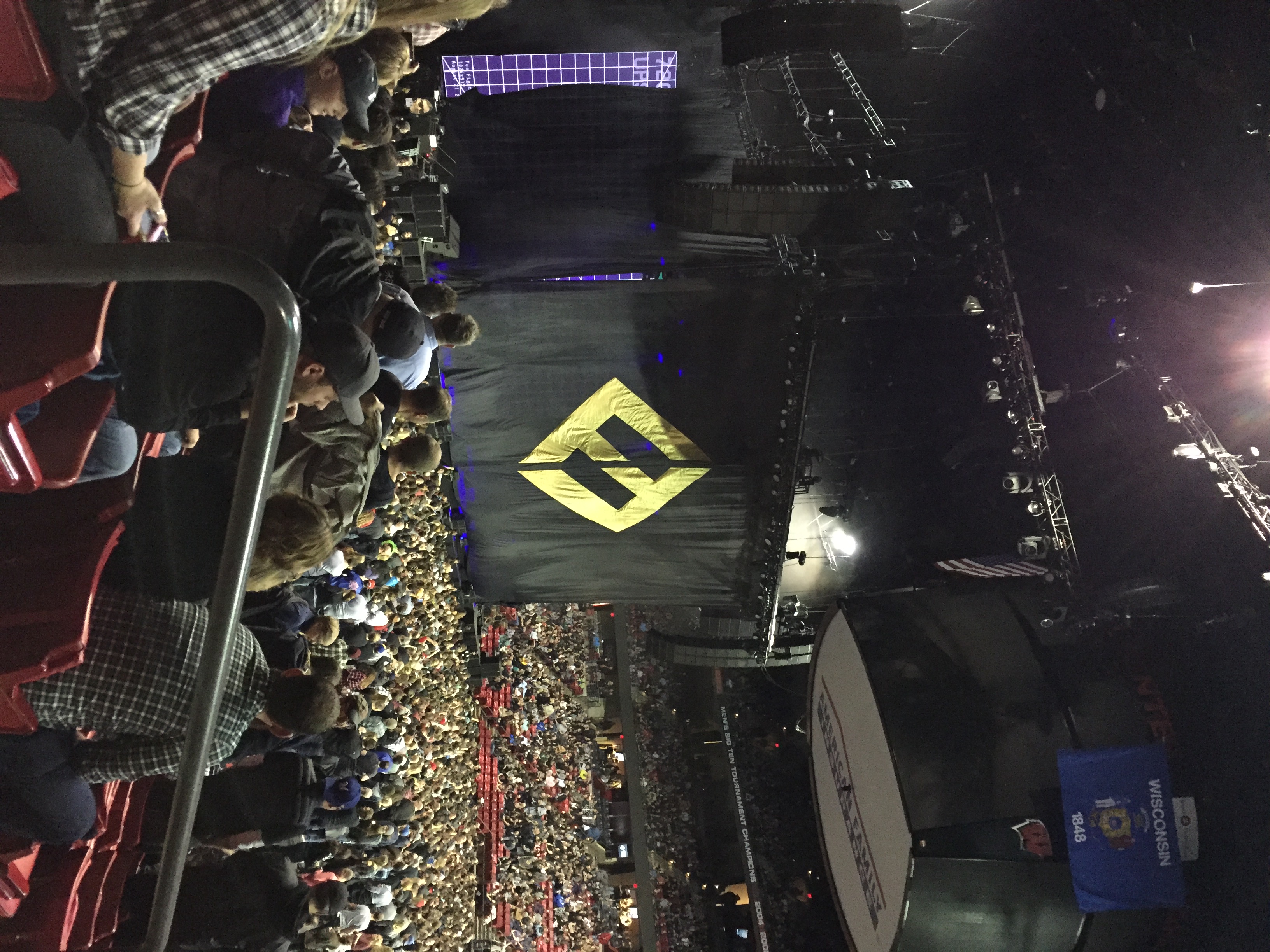 Foo Fighters at Kohl Center — photo 1