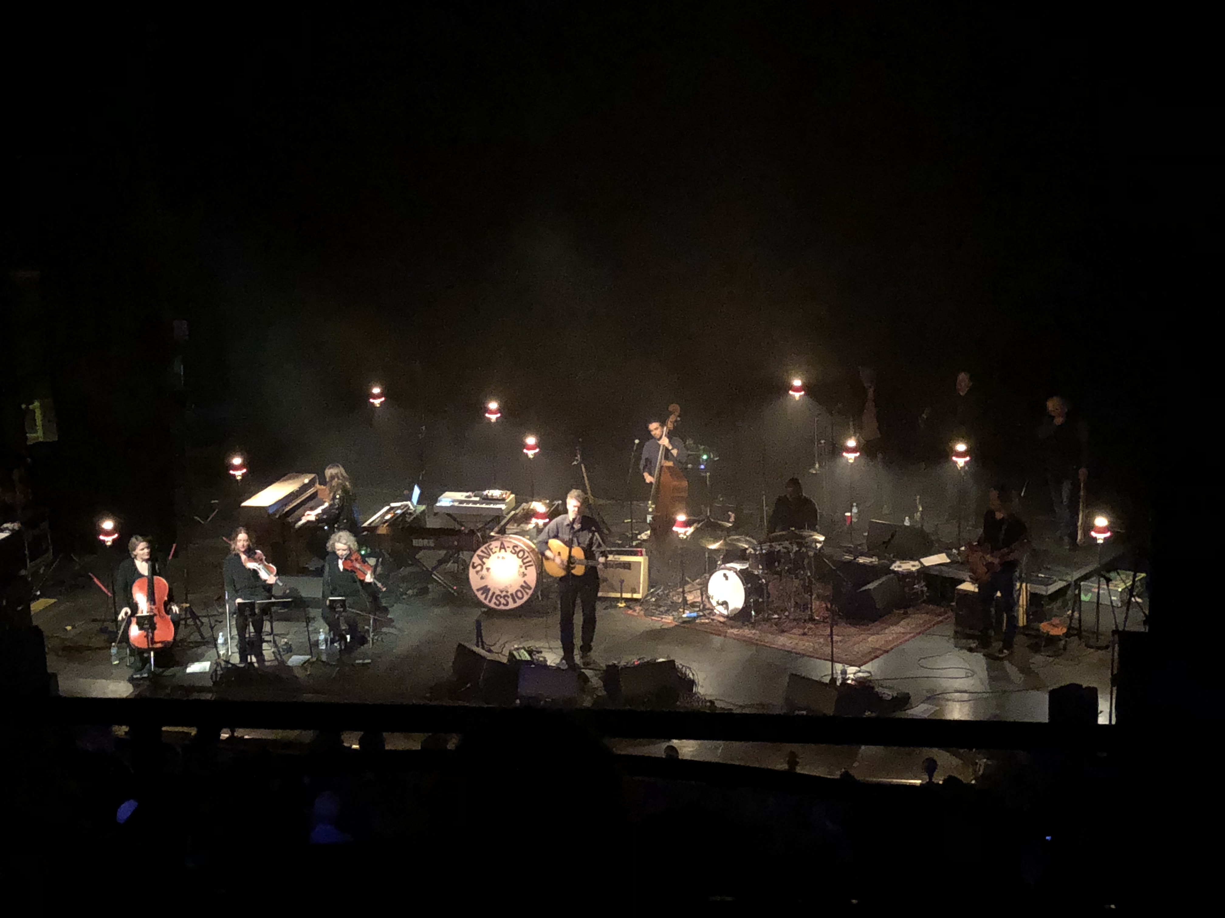 Glen Hansard at Riviera Theatre — photo 4